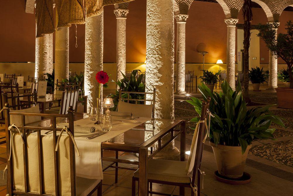 Palacio De Santa Paula, Autograph Collection